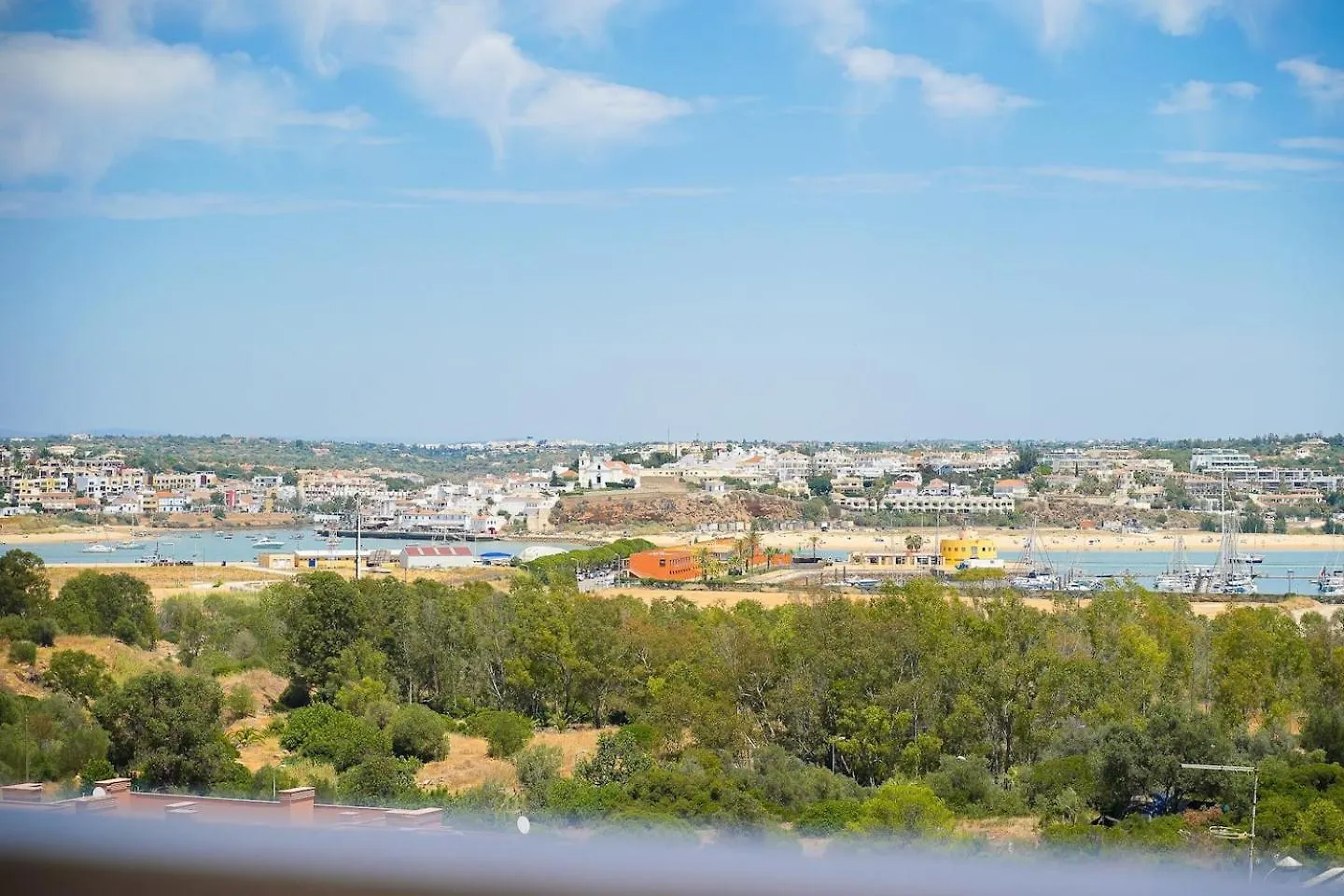 Stylish Apartment By Rocha Beach, Sleeps 5 Portimao Portugal