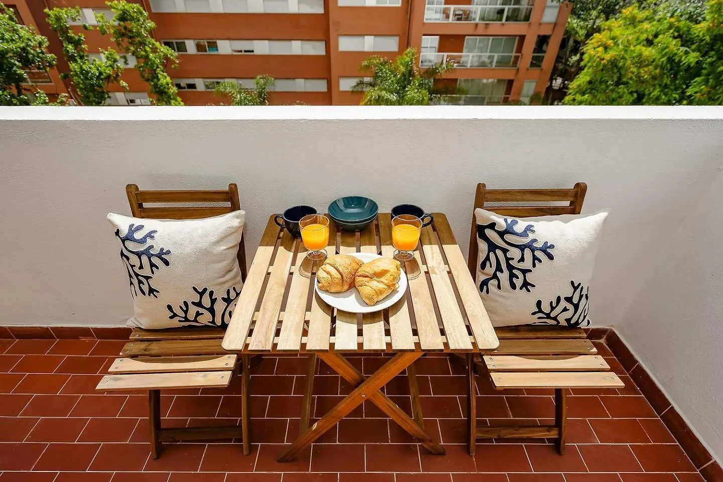 Stylish Apartment By Rocha Beach, Sleeps 5 Portimao