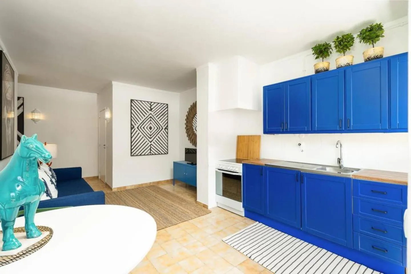 Stylish Apartment By Rocha Beach, Sleeps 5 Portimao