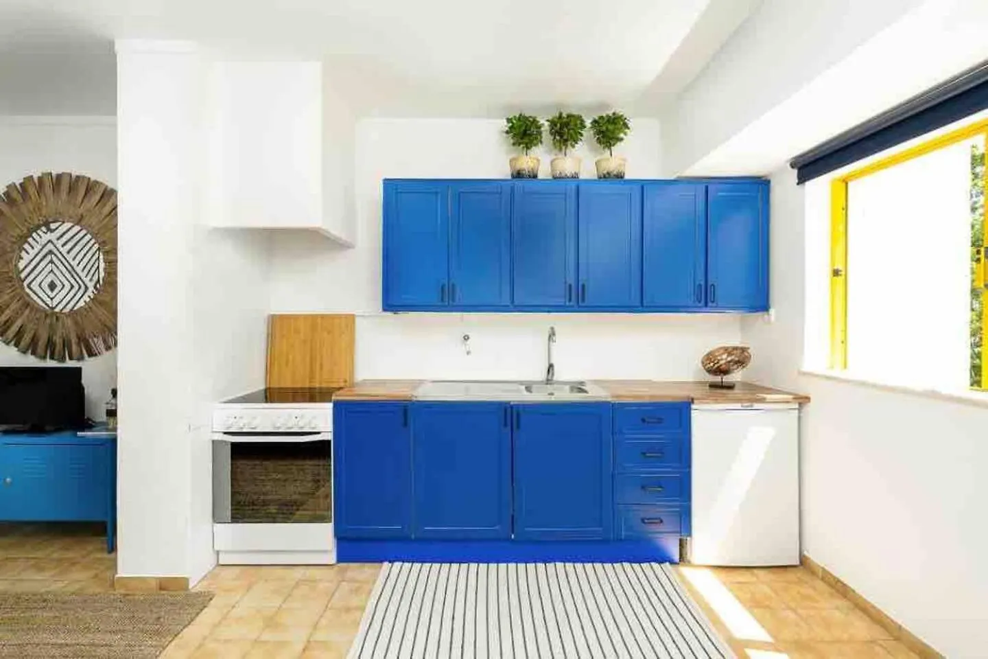 Stylish Apartment By Rocha Beach, Sleeps 5 Portimao 0*,  Portugal